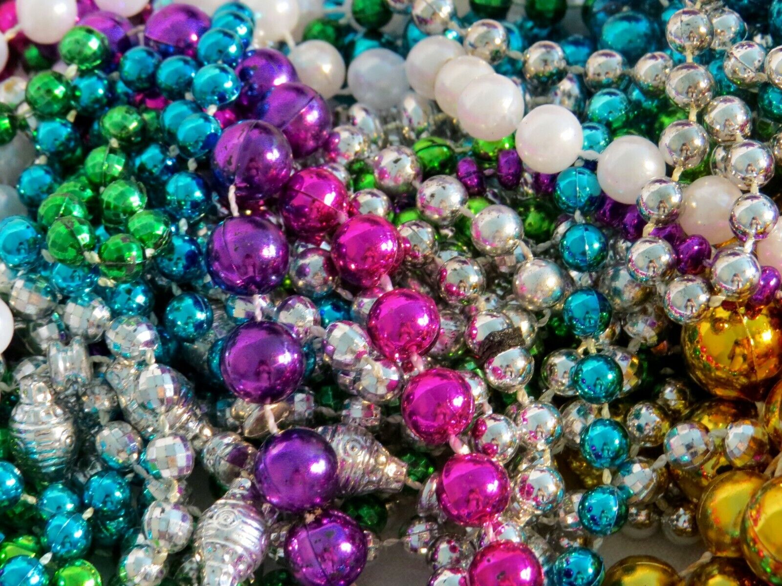 3 Pound Lot Of Multicolored/multisize Mardi Gras Beads