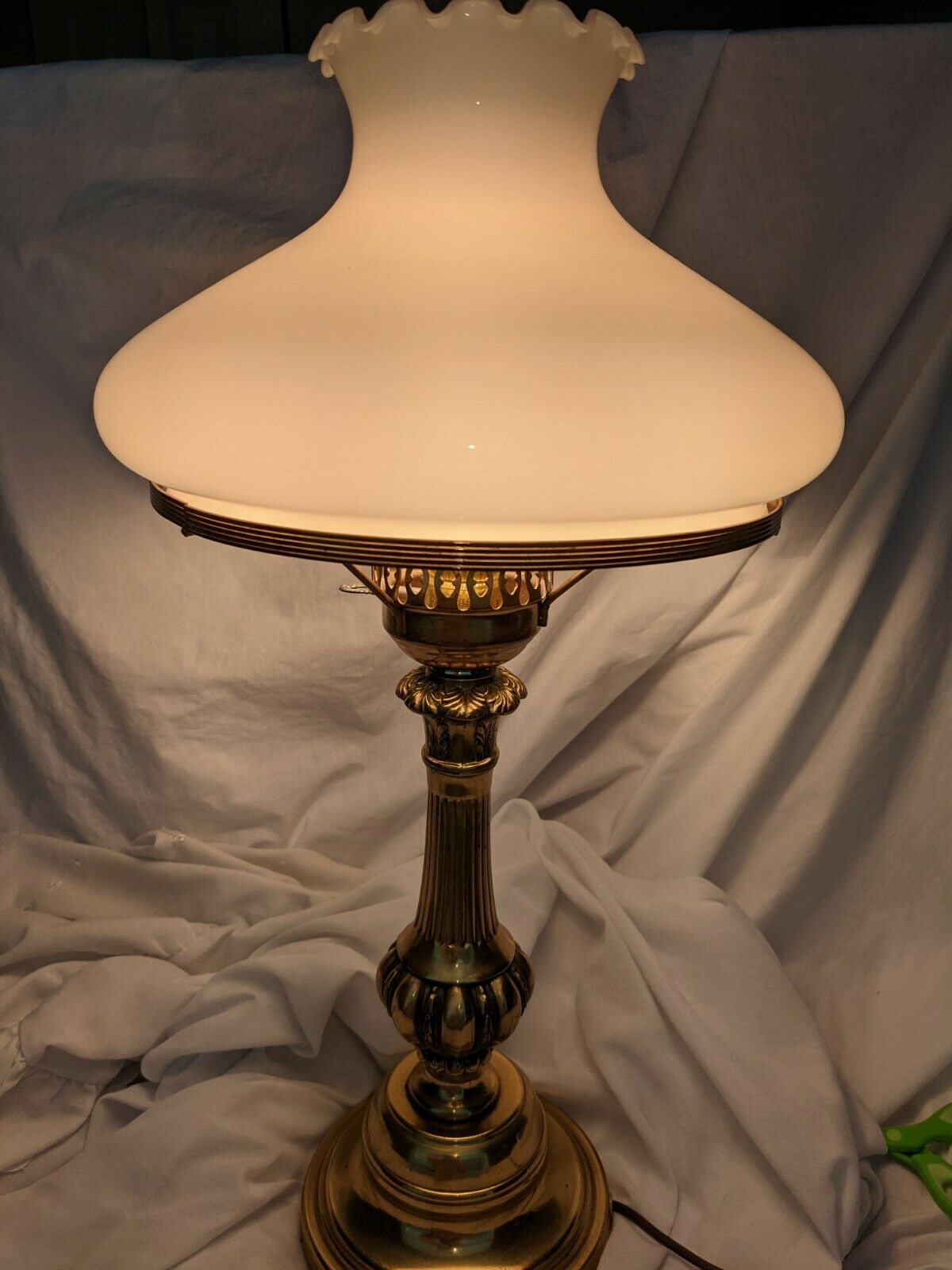 Vintage Opal Milk Glass Tam O Shanter Lamp Shade/lamp