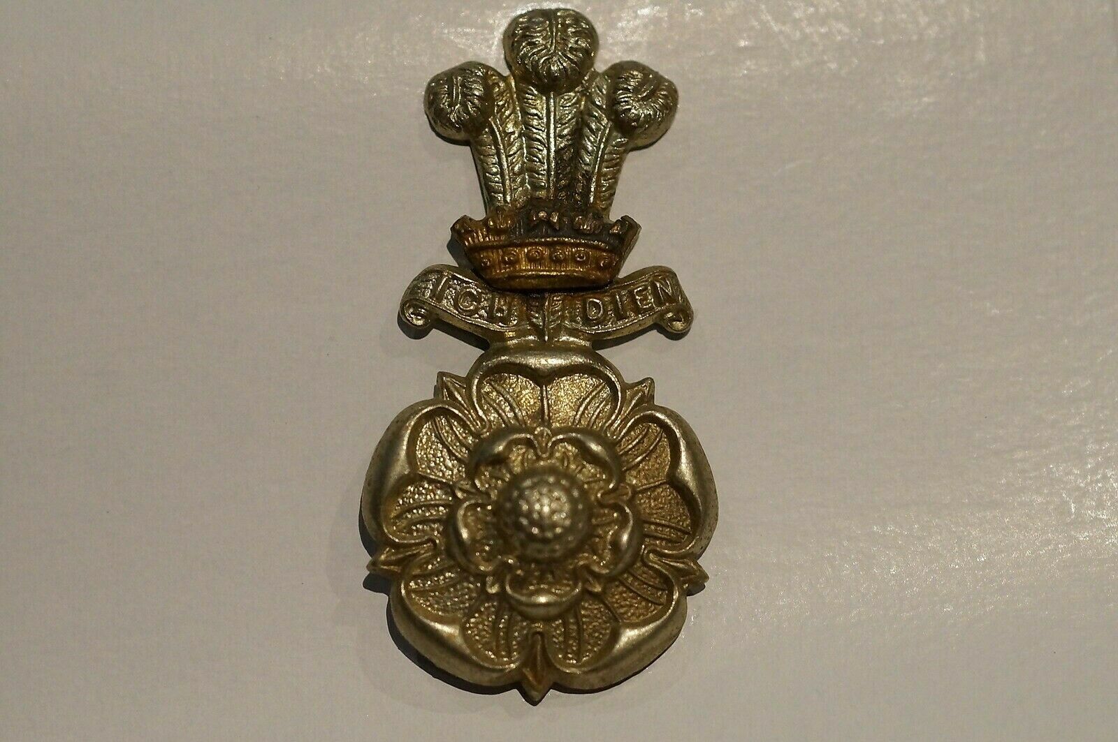 Ww2 British The Alexandra Princess Of Wales Own Yorkshire Yeomanry Cap Badge