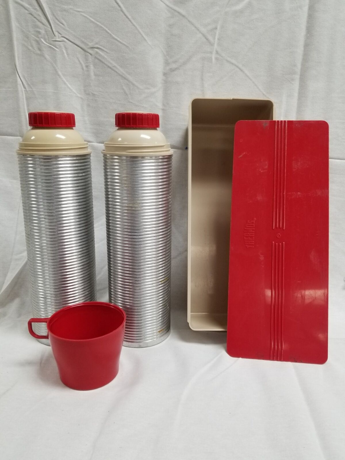 2 Vintage #2484 Thermos Vacuum Bottles & 1 Rectangle Thermos Food Container