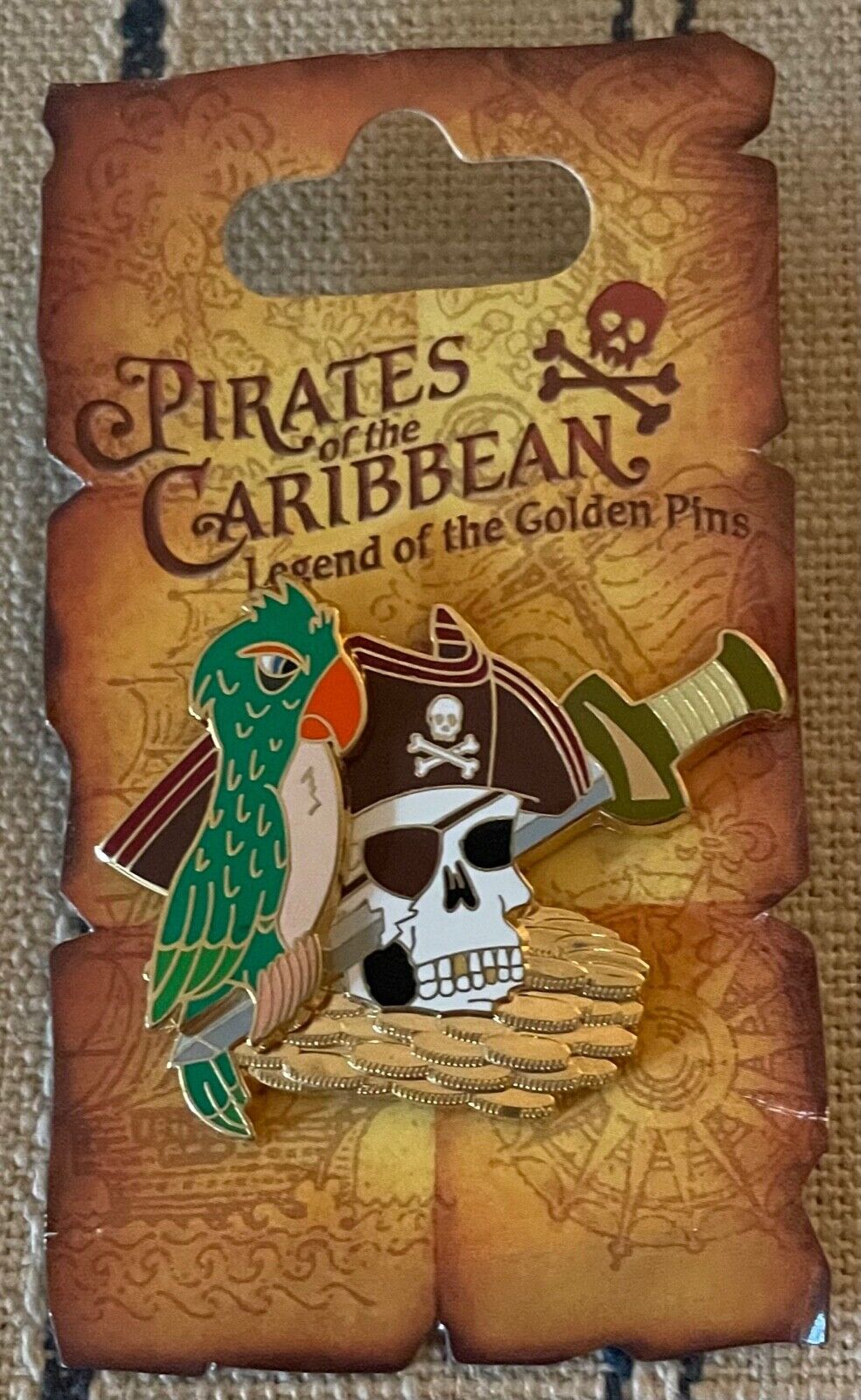 Dlr Pirates Of The Caribbean Legend Of Golden Pins Skull Parrot 2006 Pin 47085